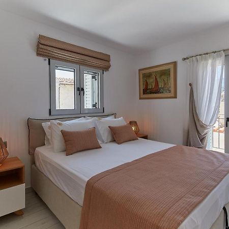 Euphoria House Poros Town Exterior foto